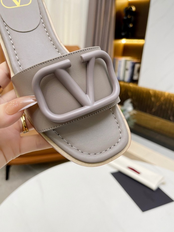 Valentino Slipper Women Shoes 005（2022）