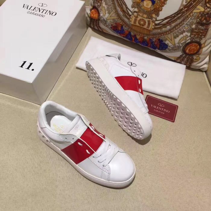 Super High End Valentino Low Top Flat Sneaker Men and Women-008