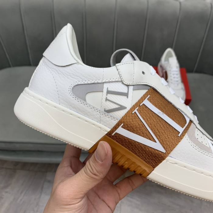 Valentino Designer Men Shoes 008（2021）
