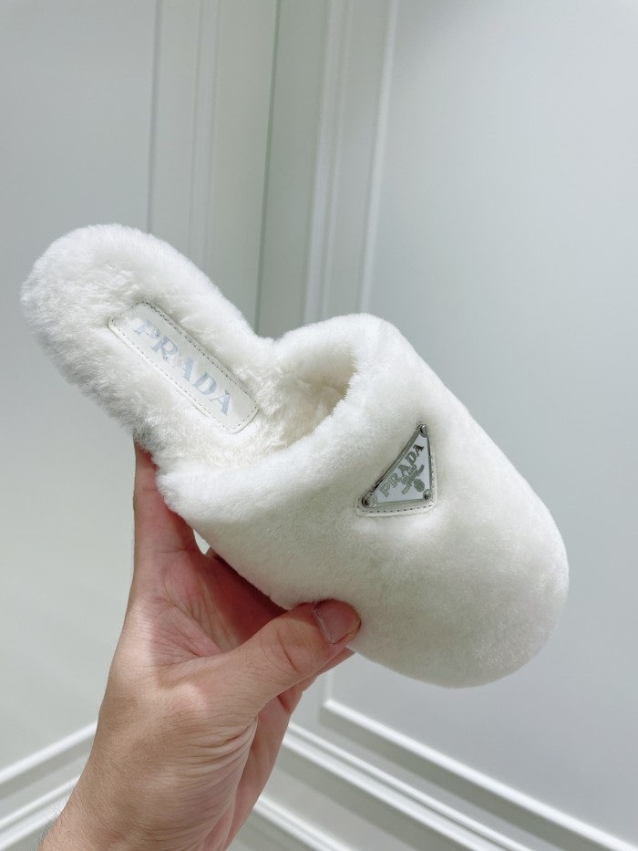 Prada Hairy slippers 0019 (2021)