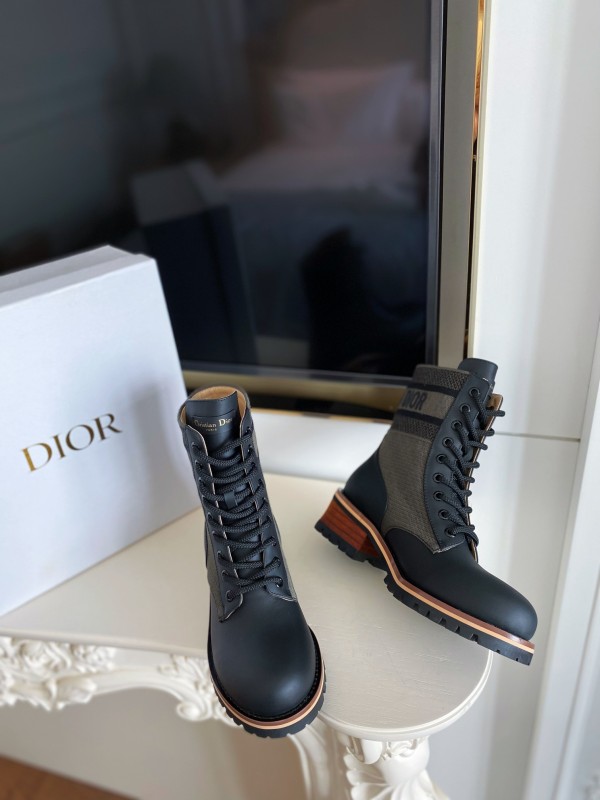 Dior Short Boost Women Shoes 008 (2021)