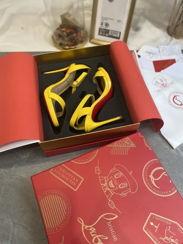 Christian Louboutin Sandal Women Sandal 001(2022)