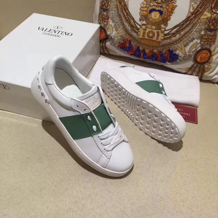 Super High End Valentino Low Top Flat Sneaker Men and Women-005