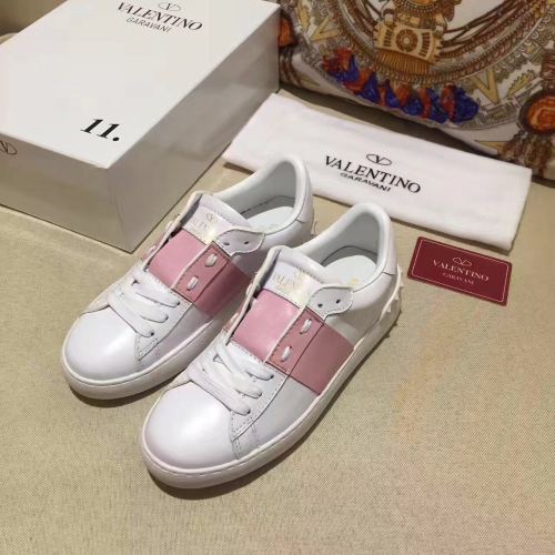Super High End Valentino Low Top Flat Sneaker Men and Women-007