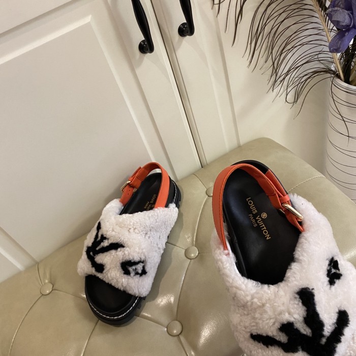 LV Hairy slippers 004 (2021)