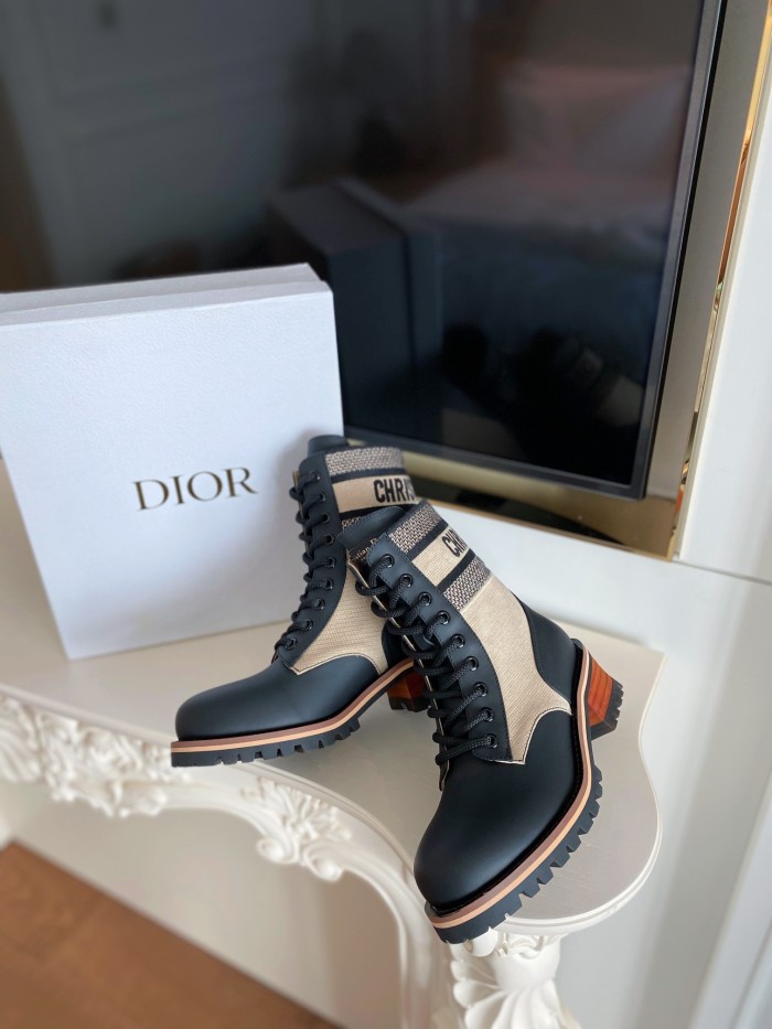 Dior Short Boost Women Shoes 009 (2021)