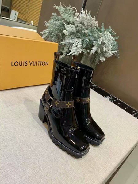 LV Short Boost Women Shoes2019 0072