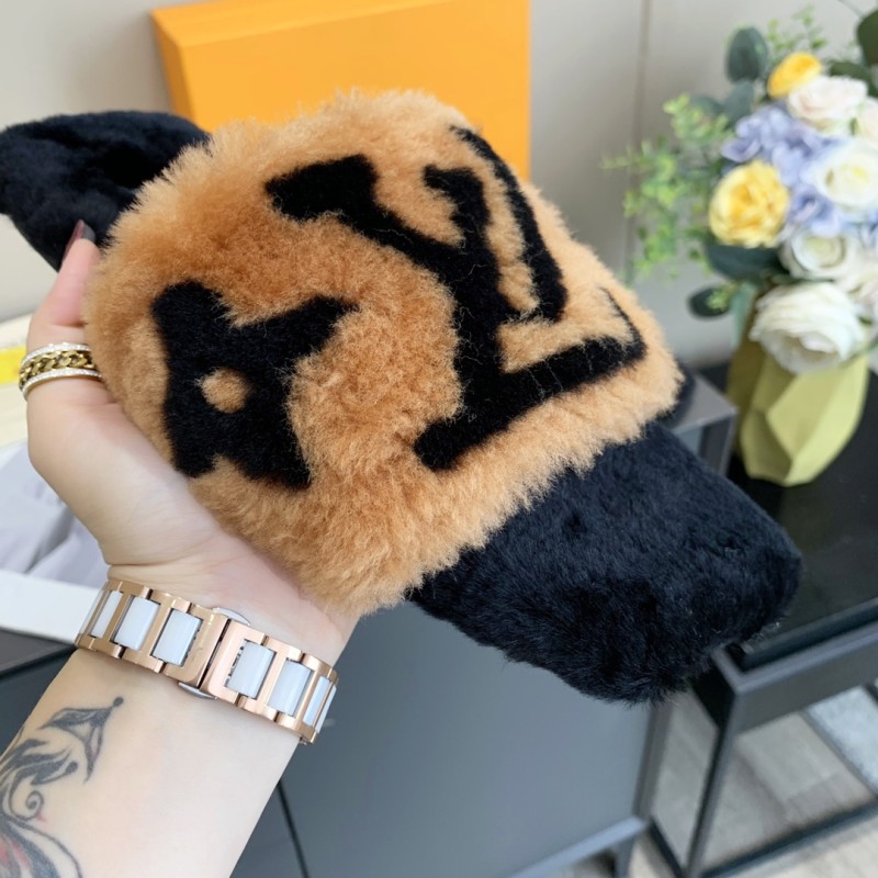 LV Hairy slippers 0039 (2021)