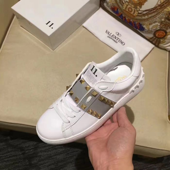 Super High End Valentino Low Top Flat Sneaker Men and Women-013
