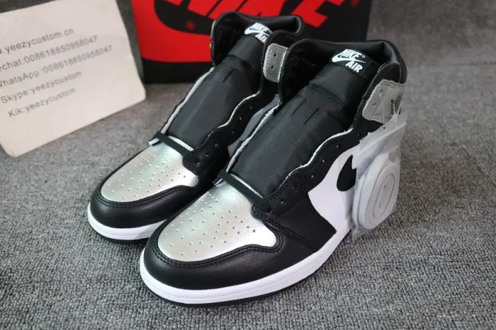Authentic Air Jordan 1 High OG WMNS Silver Toe