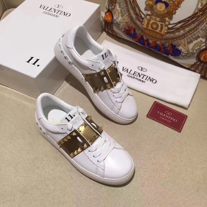 Super High End Valentino Low Top Flat Sneaker Men and Women-017