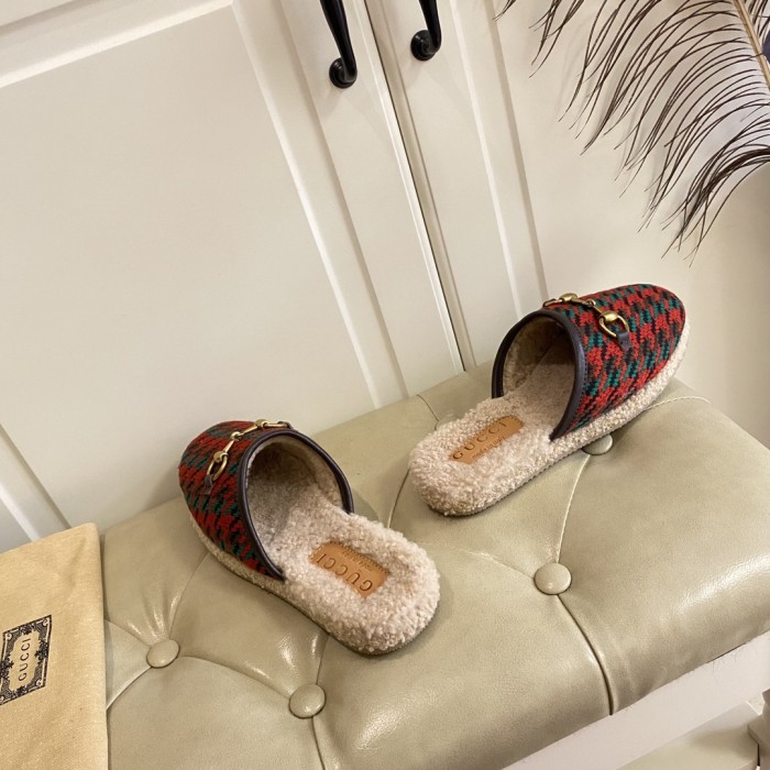 Gucci Hairy slippers 005（2021)