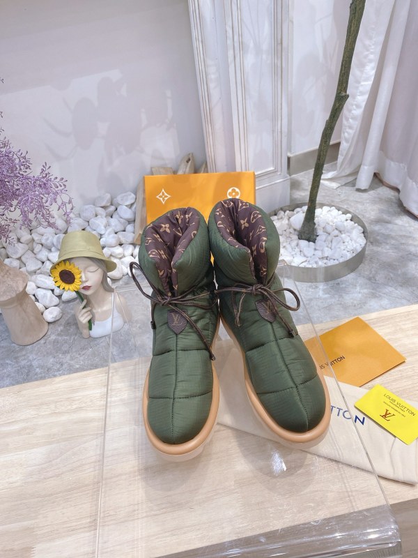 LV Short Boost Women Shoes 001 (2021)