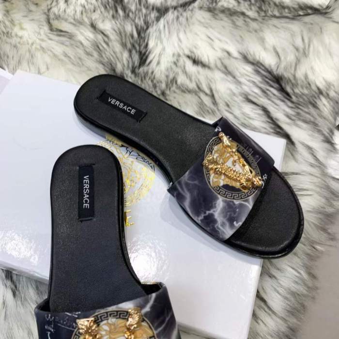 Versace Slippers Women Shoes 006（2021）