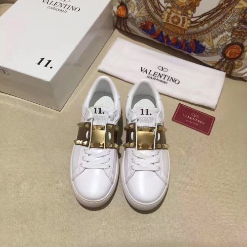 Super High End Valentino Low Top Flat Sneaker Men and Women-017