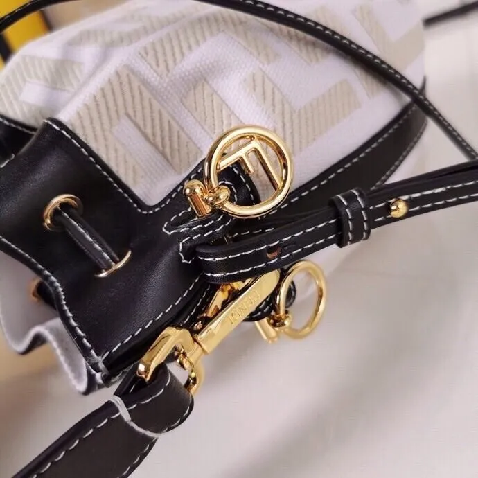 Fendi Handbag 001 (2021)
