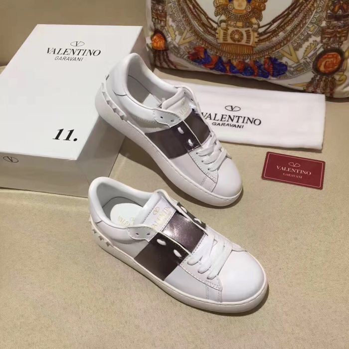 Super High End Valentino Low Top Flat Sneaker Men and Women-009