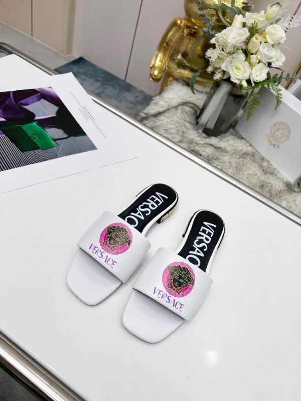 Versace Slippers Women Shoes 009（2022）