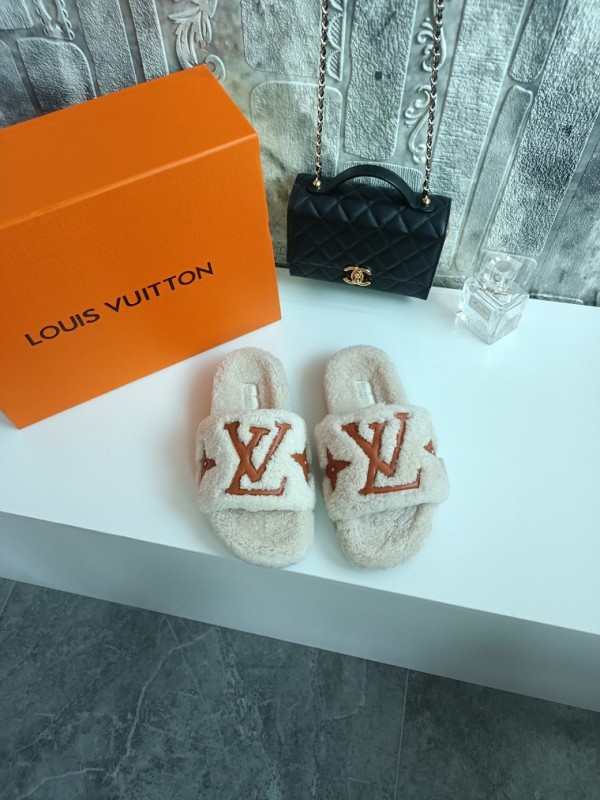 LV Hairy slippers 0018 (2022)