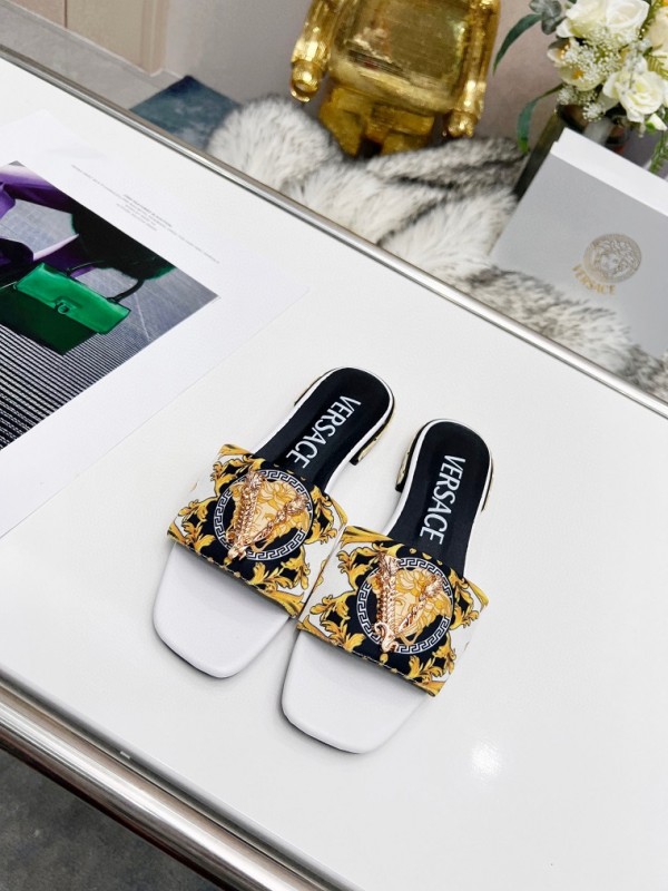 Versace Slippers Women Shoes 0014（2022）