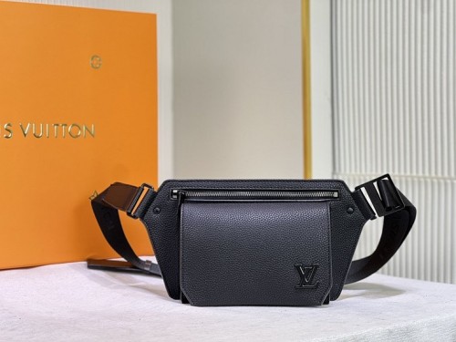 LV Fanny Pack 004 (2022)