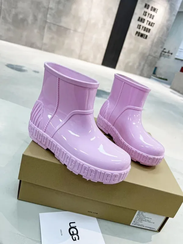 UGG Short Boost Women Shoes 003 (2022)