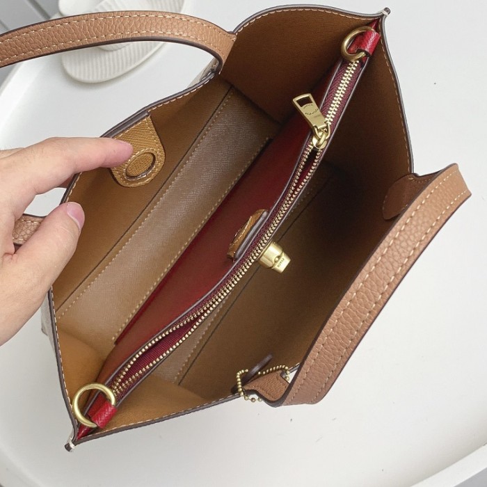 COACH Handbags 0047 (2022)