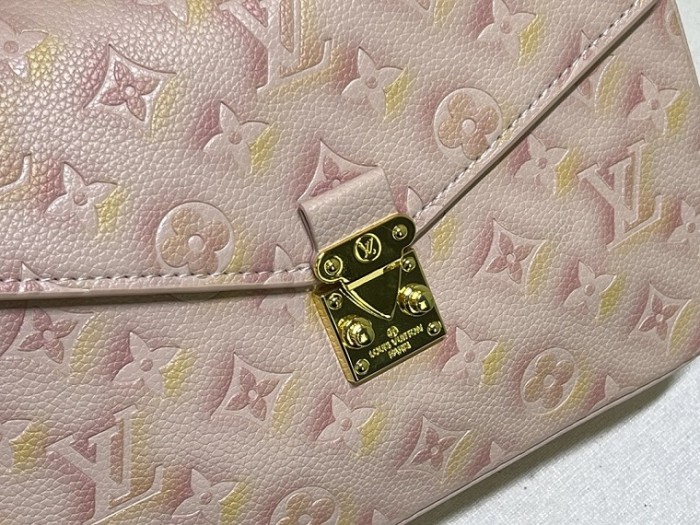 Louis Vuitton Handbags 0085 (2022)