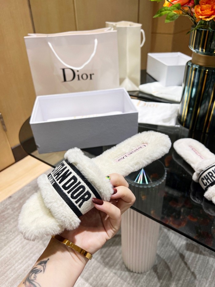 Dior Hairy slippers 001（2022）