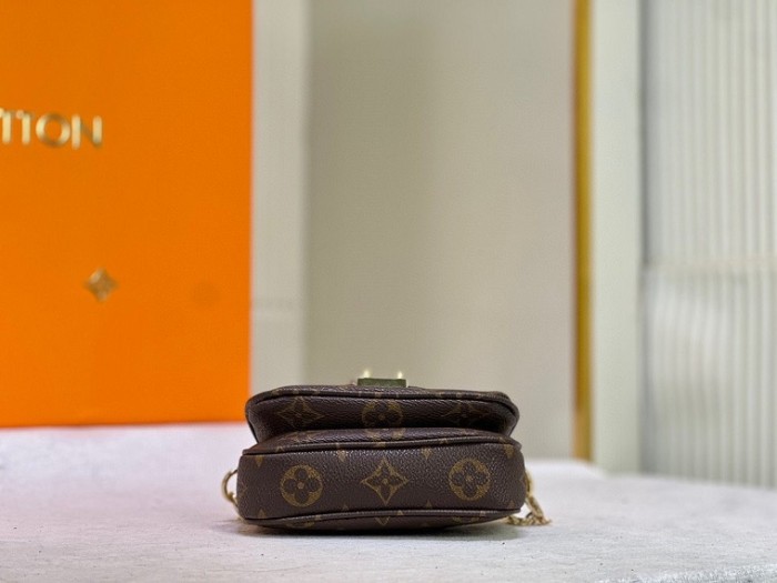 Louis Vuitton Handbags 0065 (2022)