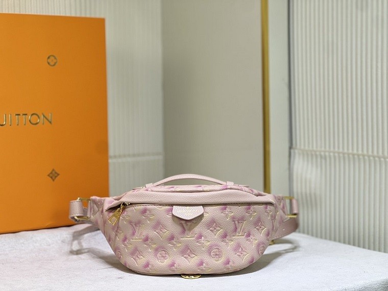 LV Fanny Pack 005 (2022)