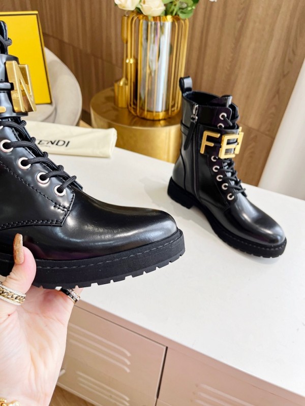 Fendi Short Boost Women Shoes 006 (2022)