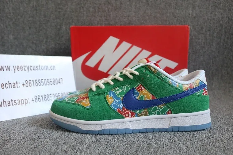 Authentic Nike SB Dunk Low Foam Finger