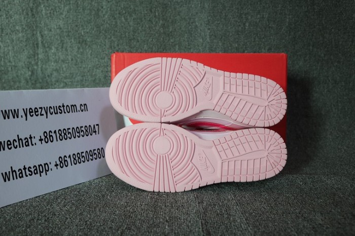 Authentic Nike SB Dunk Low Triple Pink