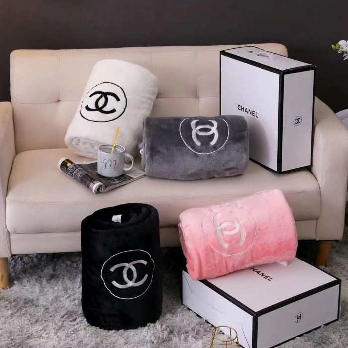 CHANEL 週年慶  新款刺繡空調被