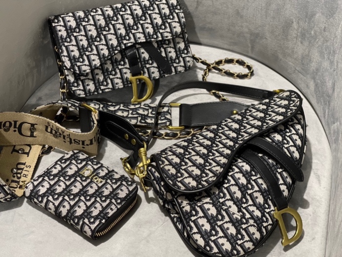 夏の終わりのバーゲン🔥Lv&Dior&Chanel&Gucci💰​19999円(税込) でバッグを三つゲット‼