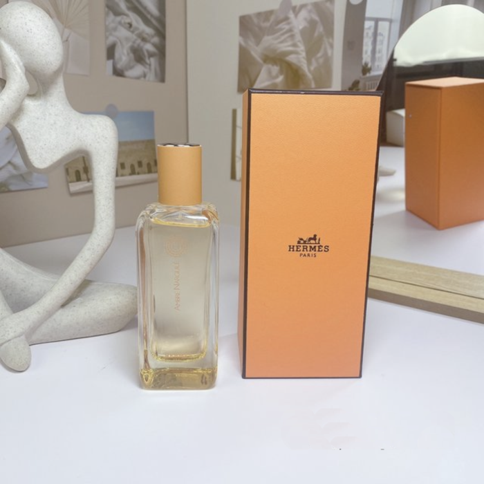 To celebrate the 10th anniversary of TAIWAN Duty Free Shop, we will bring the best-selling perfume to customers. The original price is MOP$850 per bottle, and now it is on sale at a special price of MOP$289.