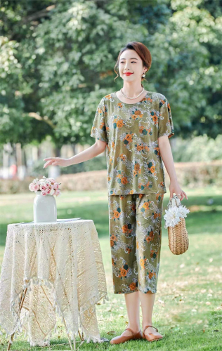 夏季清涼室內室外透氣冰絲休閒媽媽套裝（上衣+褲子）