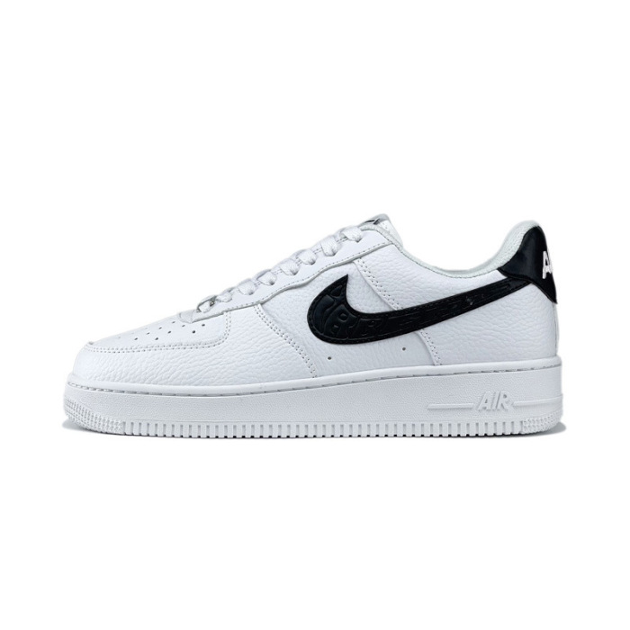 【3300円オフ！】【最大50％オフ】NIKE AIR FORCE 1ナイキ エアフォース1  スニーカー