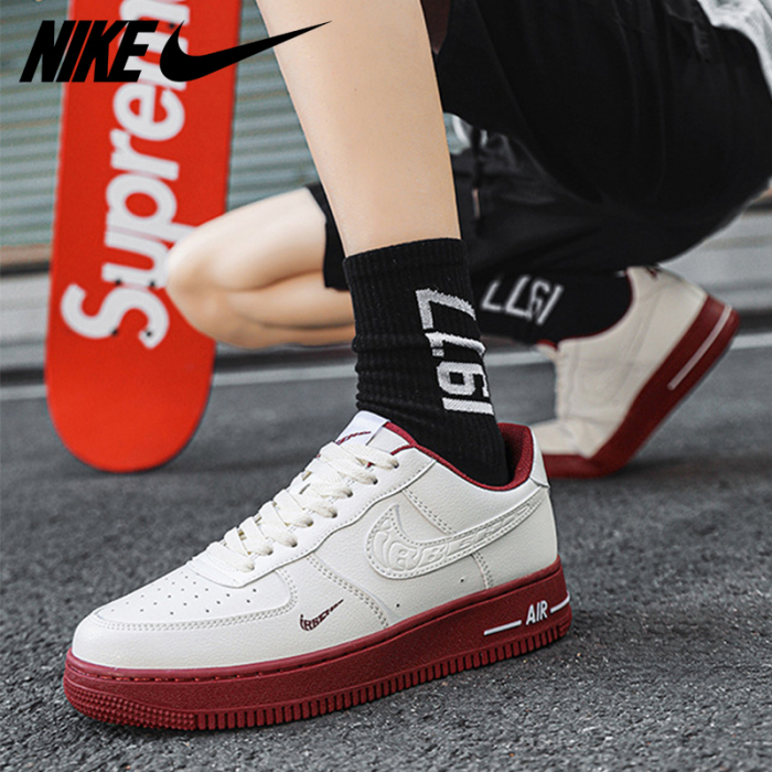 【3300円オフ！】【最大50％オフ】NIKE AIR FORCE 1ナイキ エアフォース1  スニーカー