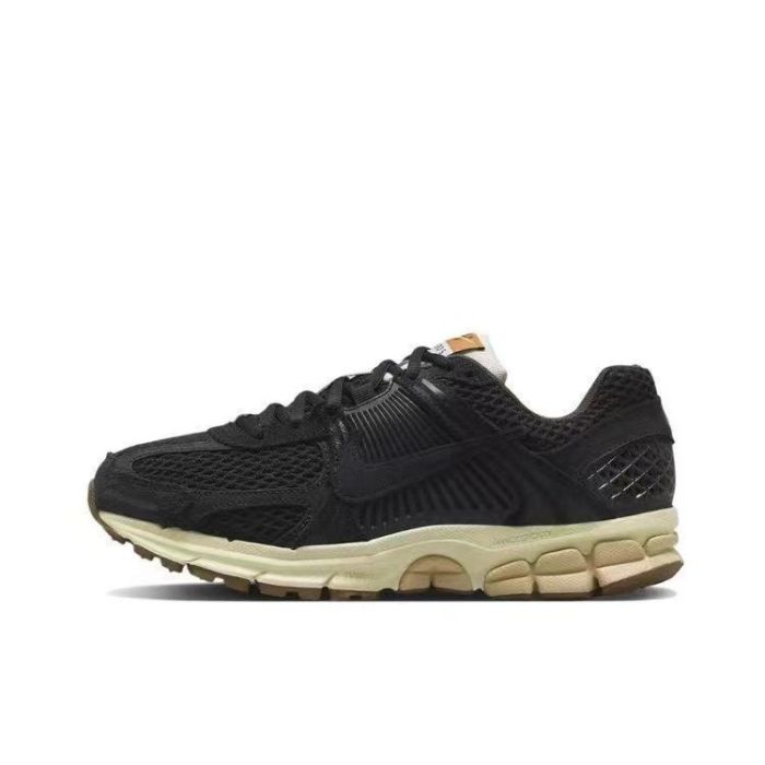 【大プロモーション】Nike Zoom Vomero 5 限定販売