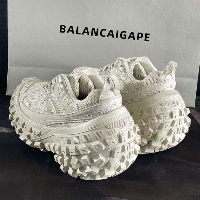 【サマープロモーション！！！】BALENCIAGA バウンサー スニーカー0.09%割引！！！