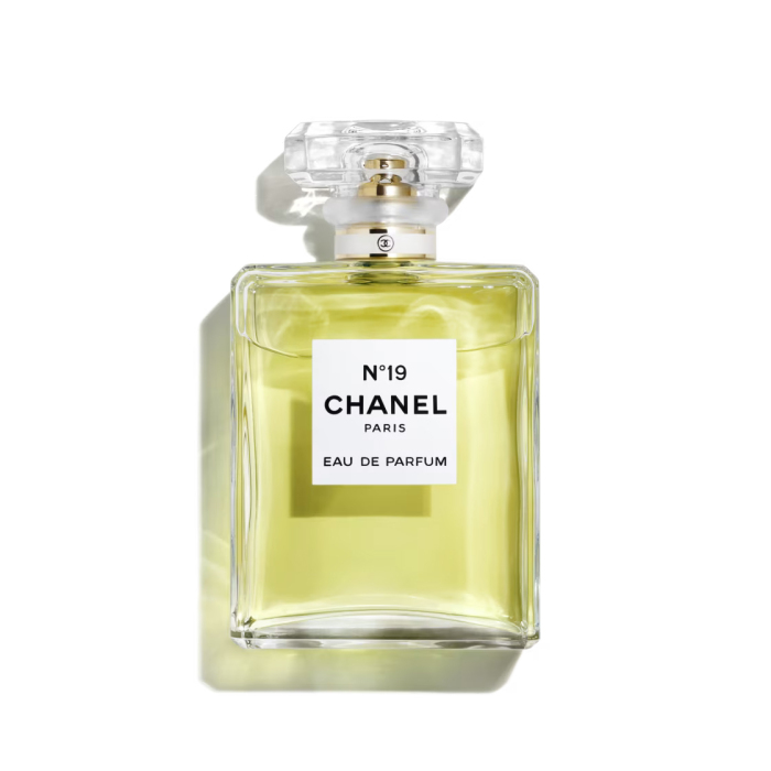 DFS Okinawa Naha Airport Store is celebrating its 65th anniversary! Limited edition of 1000 bottles of the best-selling perfume! Original price 26,663yen/bottle, now 9,999yen (duty free).