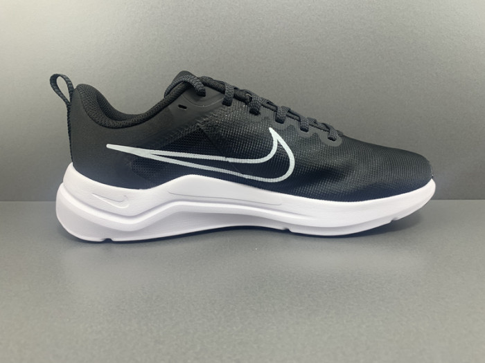 NIKE DOWNSHIFTER 12 Landing on the Moon 12 Generation