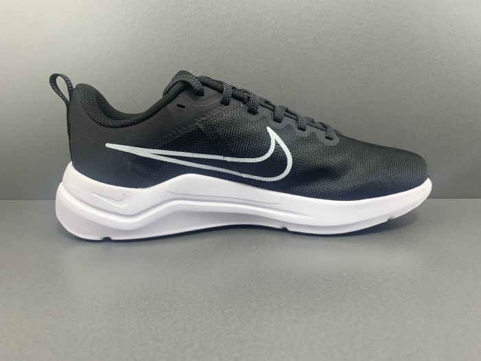 NIKE DOWNSHIFTER 12 Landing on the Moon 12 Generation