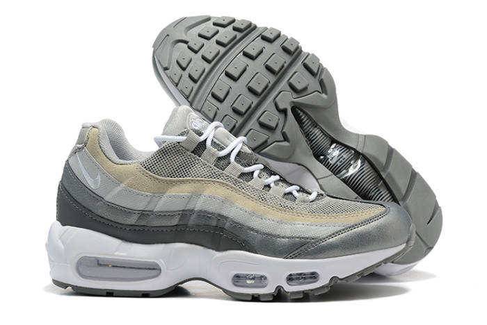 Nike Air Max 95 Nike Street Retro Running Shoe