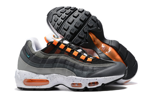 Nike Air Max 95 Nike Street Retro Running Shoe