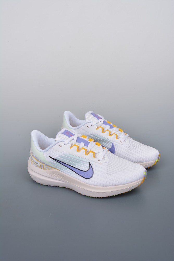 Corporate Nike Landing on the Moon NIKE AIR WINFLO 9