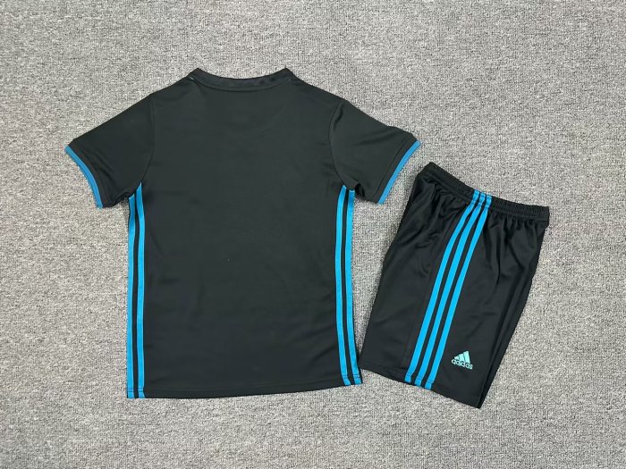 17-18 Real Madrid away children's wear