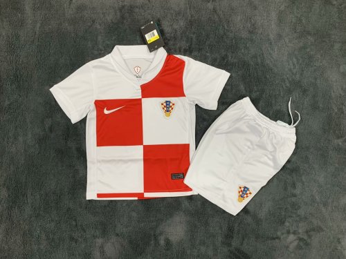 24-25 Croatian home children's wear